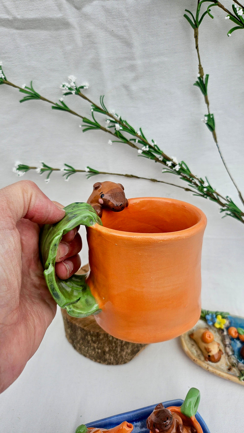 Capibara leaf mug