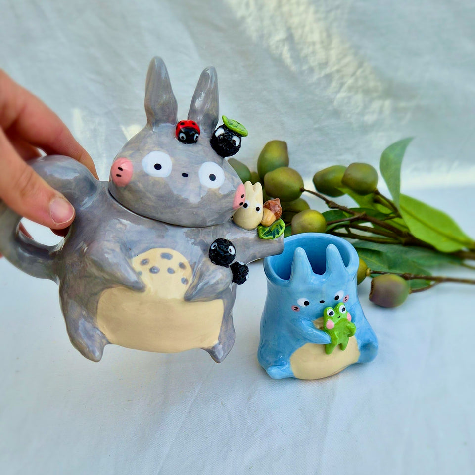 Totoro Tea pot and mugs