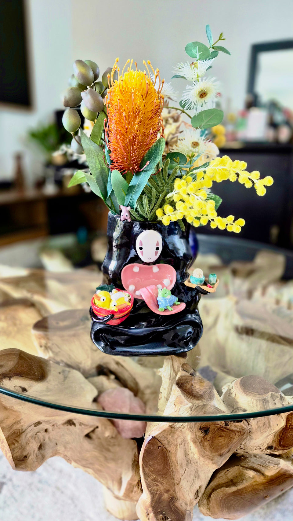 No Face vase (The Feast)