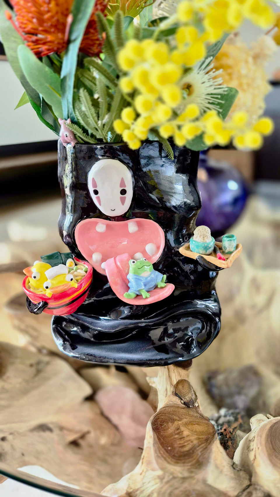 No Face vase (The Feast)