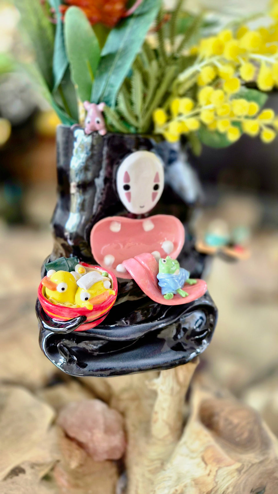 No Face vase (The Feast)