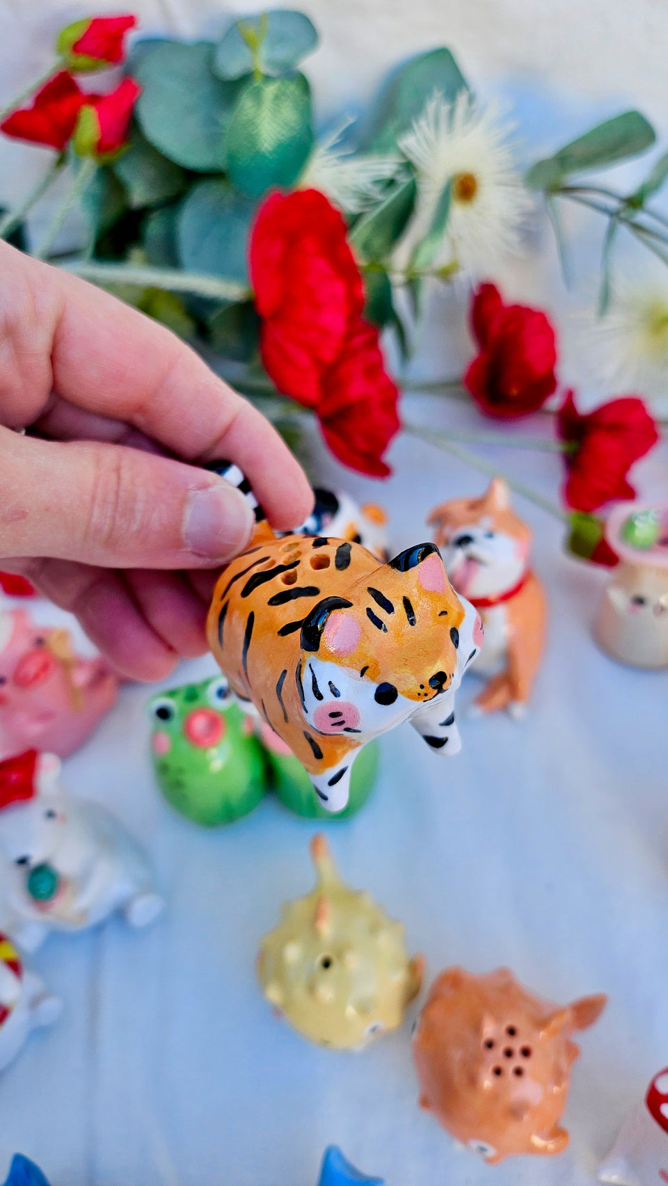 Tiger salt and pepper shakers